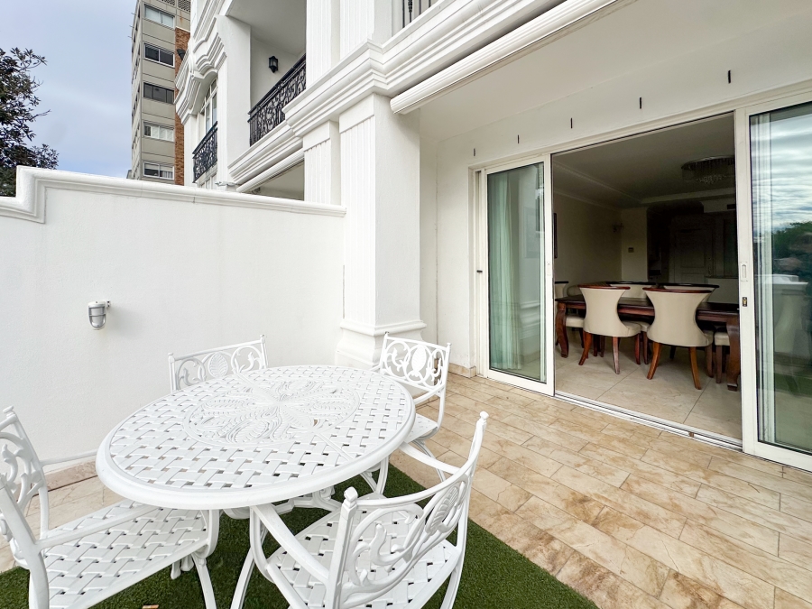 2 Bedroom Property for Sale in Sea Point Western Cape